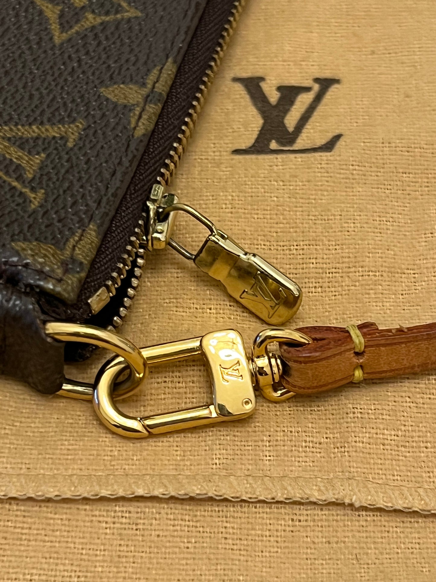 Louis Vuitton Pochette Accessoire